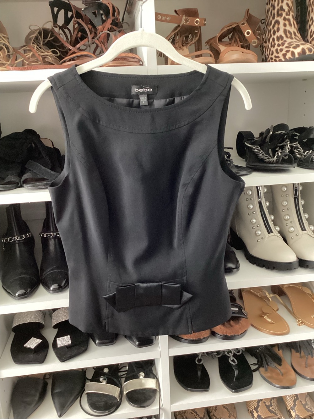 bebe Black Sleeveless Bow-Accent Shell